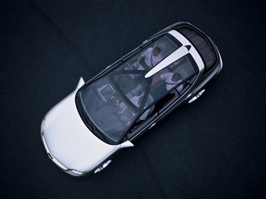  Mercedes-Benz F500 Mind Concept 2003 года  (фото 7 из 14)